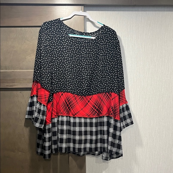 Chic Black and Red Women's Blouse - Picture 1 of 8